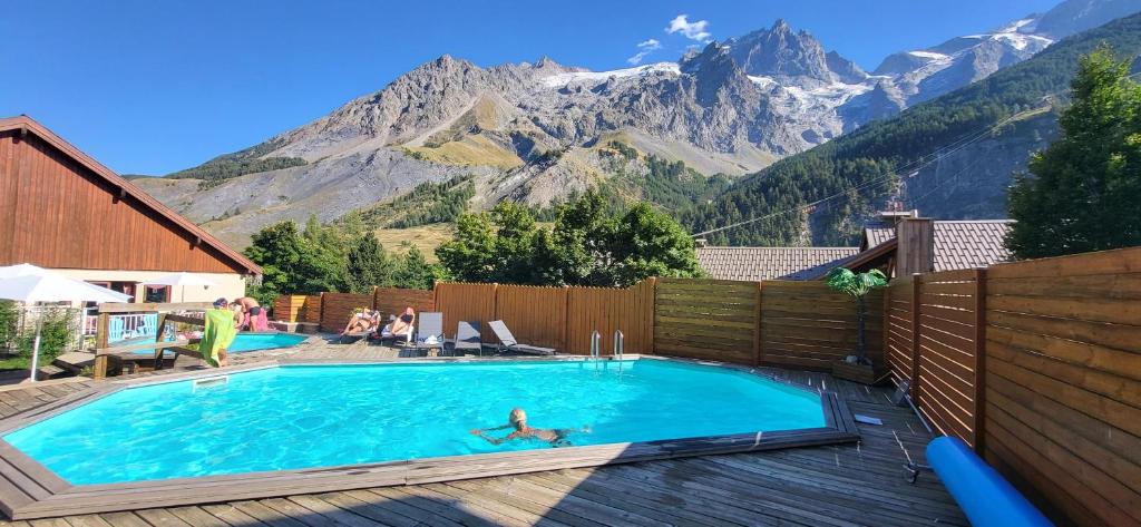 Cosy AppartHotel Panoramic Village La Grave hotel pied des pistes 1