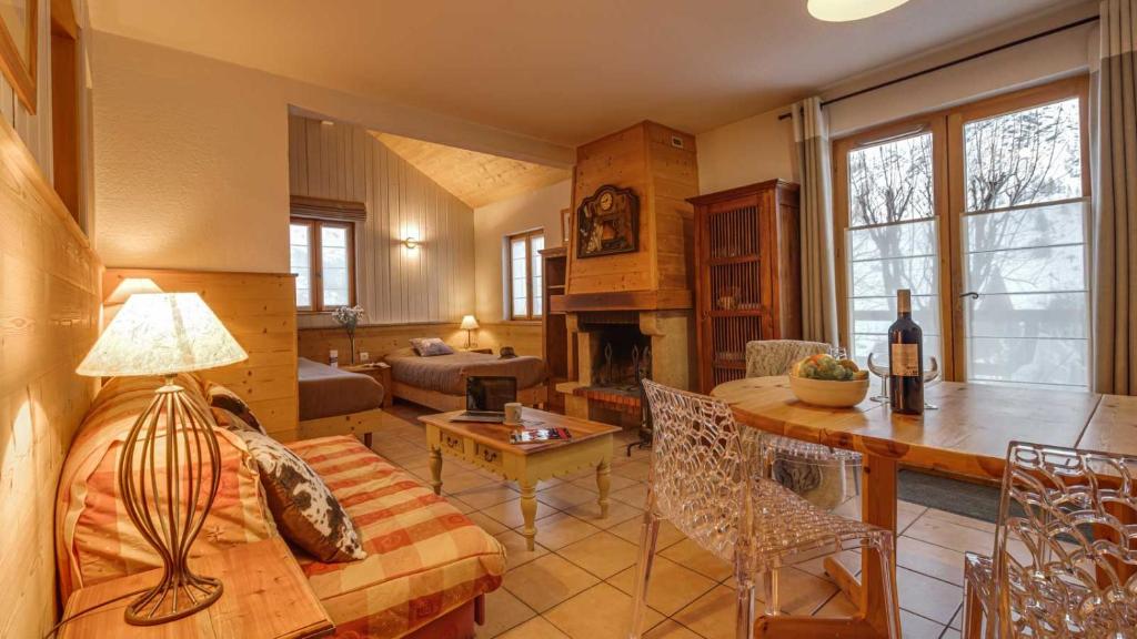 Cosy AppartHotel Panoramic Village La Grave hotel pied des pistes 13