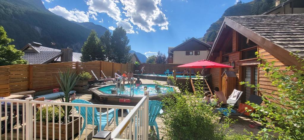 Cosy AppartHotel Panoramic Village La Grave hotel pied des pistes 3