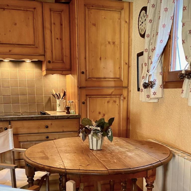 Cosy Apt For 4 In Courchevel appartement pied des pistes 16