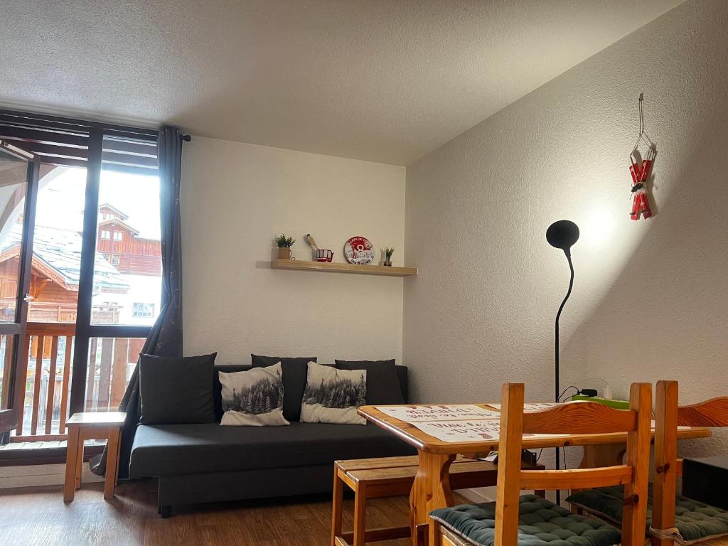 Cosy central Studio with a view balcony 20m2 4ppl appartement pied des pistes