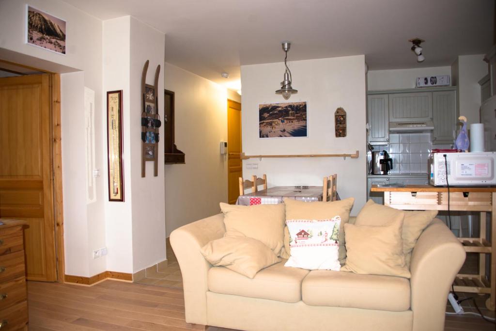 Courchevel 1550 – VERITABLE SKI AUX PIEDS – APPARTEMENT LES TOVETS T2 – 47m2 – 4P appartement pied des pistes 13