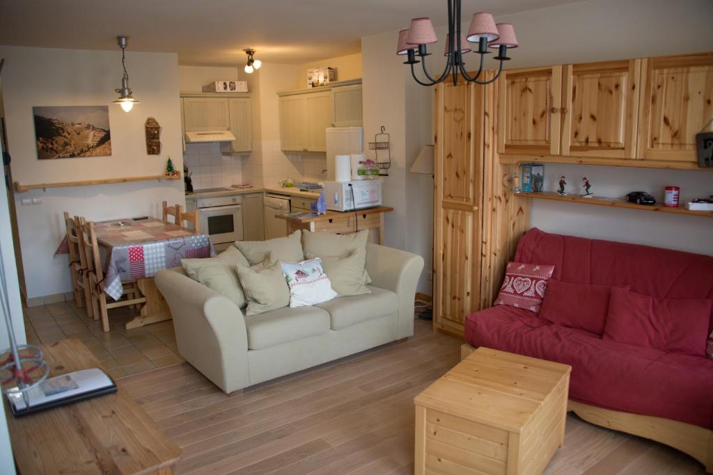 Courchevel 1550 – VERITABLE SKI AUX PIEDS – APPARTEMENT LES TOVETS T2 – 47m2 – 4P appartement pied des pistes 3