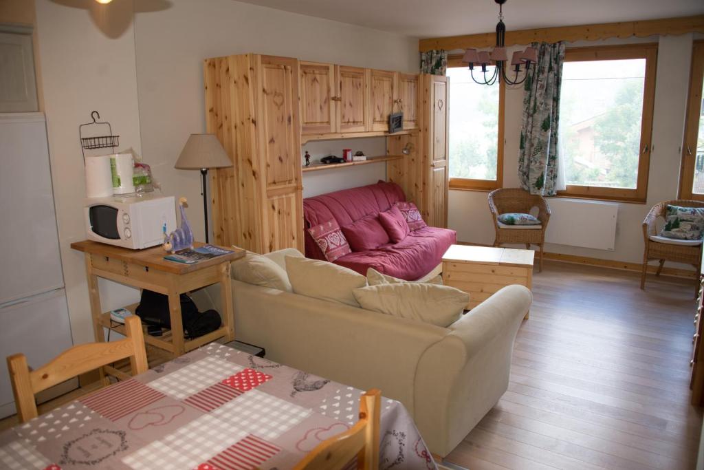 Courchevel 1550 – VERITABLE SKI AUX PIEDS – APPARTEMENT LES TOVETS T2 – 47m2 – 4P appartement pied des pistes 7