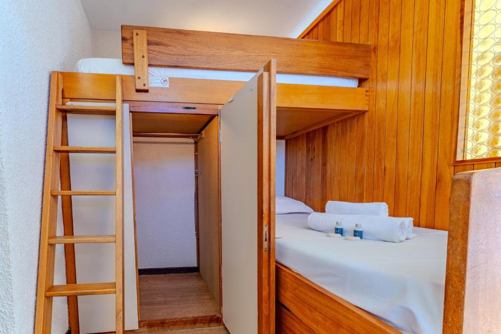 Courchevel 1650 Ski In Out Exceptional Apartments with Panoramic Views hotel pied des pistes 14