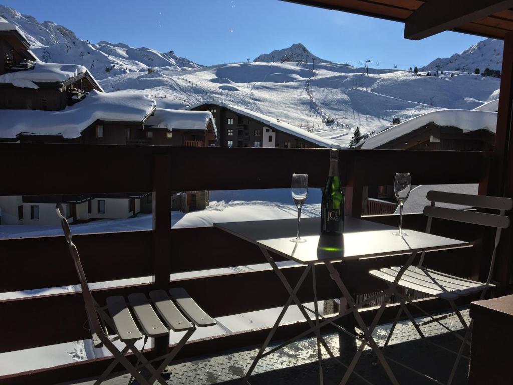 DUPLEX 6P A BELLE PLAGNE 2050 m SKIS AUX PIEDS EN PLEIN COEURS DE LA STATION RESIDENCE LE BERYL. appartement pied des pistes 1