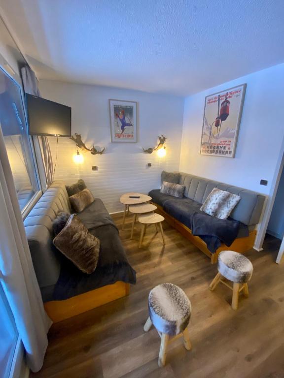 DUPLEX 6P A BELLE PLAGNE 2050 m SKIS AUX PIEDS EN PLEIN COEURS DE LA STATION RESIDENCE LE BERYL. appartement pied des pistes 11