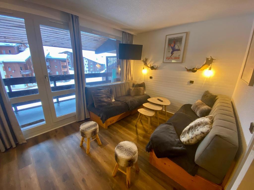 DUPLEX 6P A BELLE PLAGNE 2050 m SKIS AUX PIEDS EN PLEIN COEURS DE LA STATION RESIDENCE LE BERYL. appartement pied des pistes 12