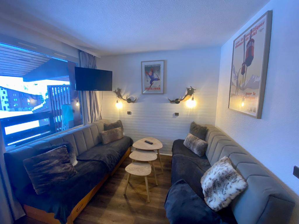 DUPLEX 6P A BELLE PLAGNE 2050 m SKIS AUX PIEDS EN PLEIN COEURS DE LA STATION RESIDENCE LE BERYL. appartement pied des pistes 17