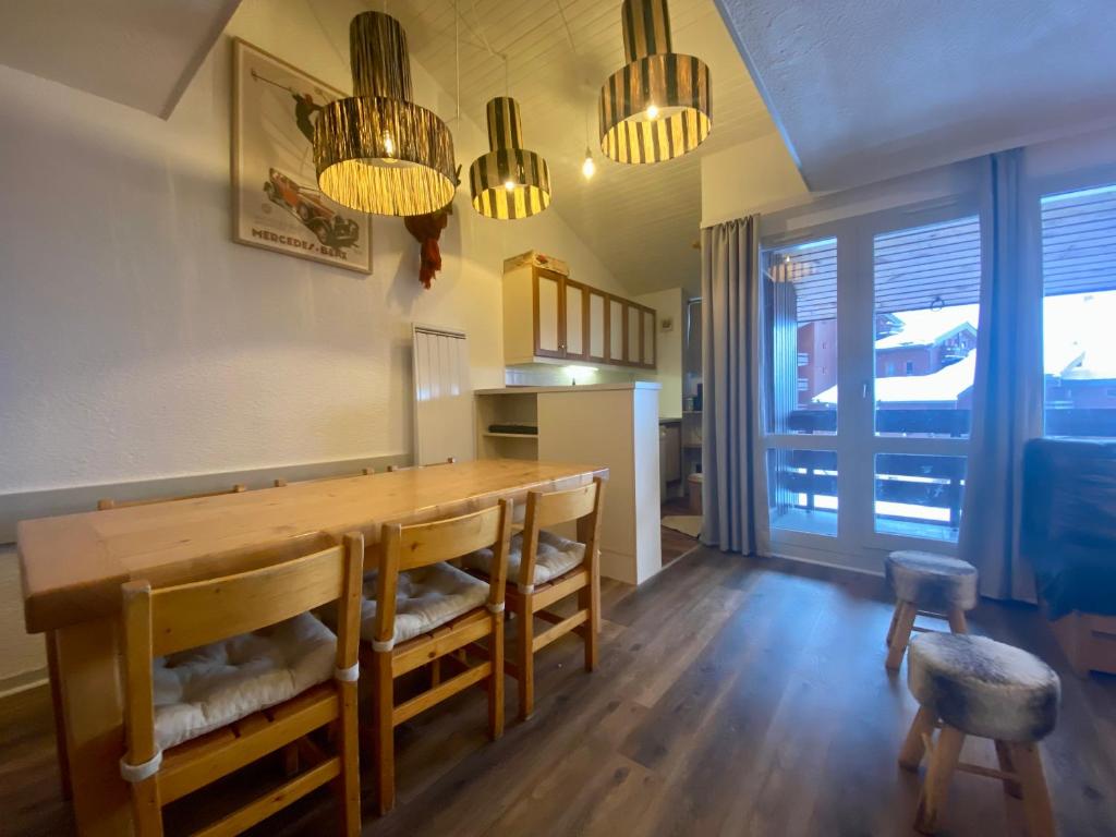 DUPLEX 6P A BELLE PLAGNE 2050 m SKIS AUX PIEDS EN PLEIN COEURS DE LA STATION RESIDENCE LE BERYL. appartement pied des pistes