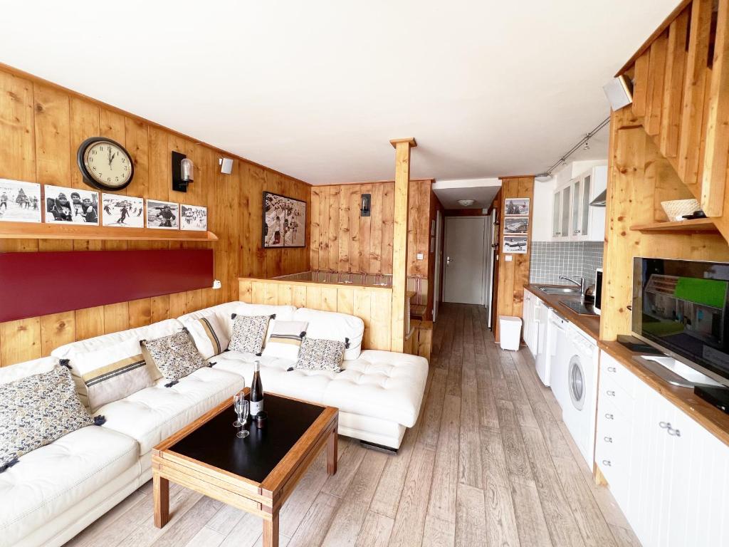 Dernier etage avec vue sur les montagnes Emplacement Exceptionnel au coeur de Val Thorens Ski aux pieds Prestations incluses appartement pied des pistes 10