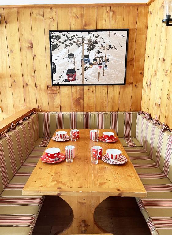 Dernier etage avec vue sur les montagnes Emplacement Exceptionnel au coeur de Val Thorens Ski aux pieds Prestations incluses appartement pied des pistes 11