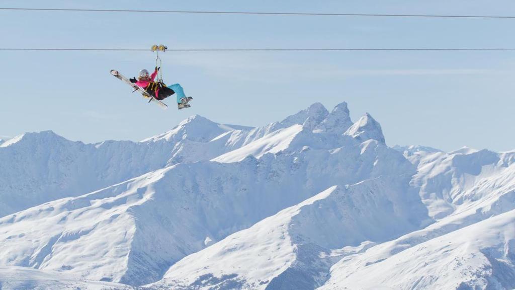 Dernier etage avec vue sur les montagnes Emplacement Exceptionnel au coeur de Val Thorens Ski aux pieds Prestations incluses appartement pied des pistes 4