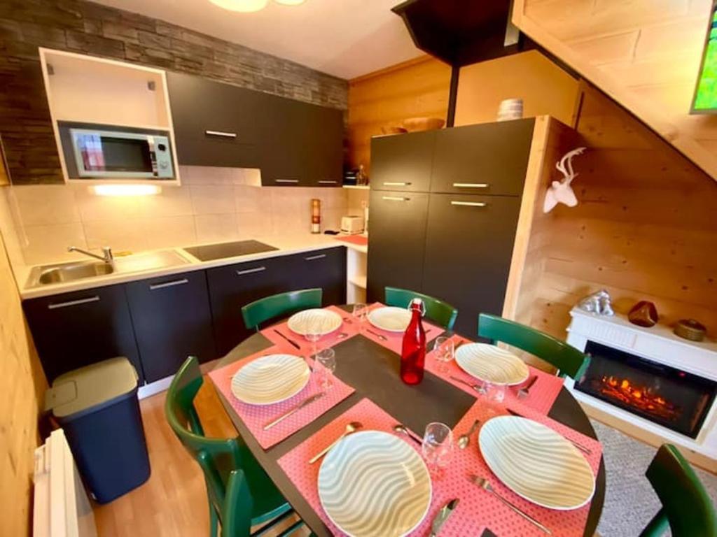 Duplex renove 3 CHAMBRES 8 PERS dernier etage appartement pied des pistes 11
