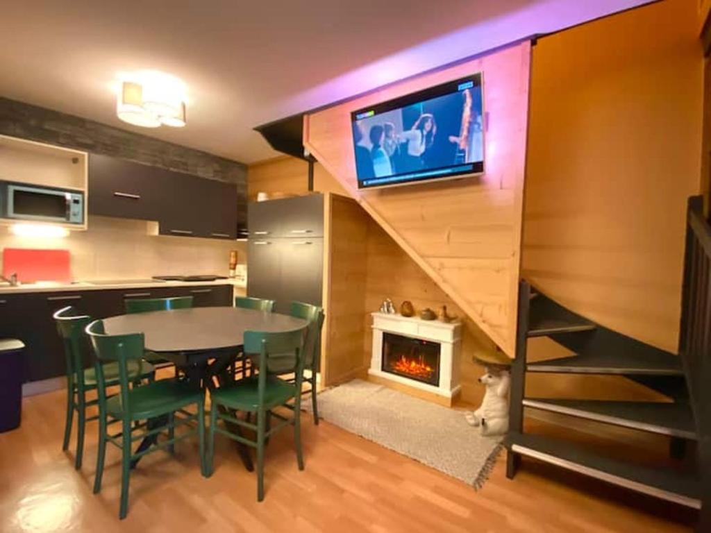 Duplex renove 3 CHAMBRES 8 PERS dernier etage appartement pied des pistes 4