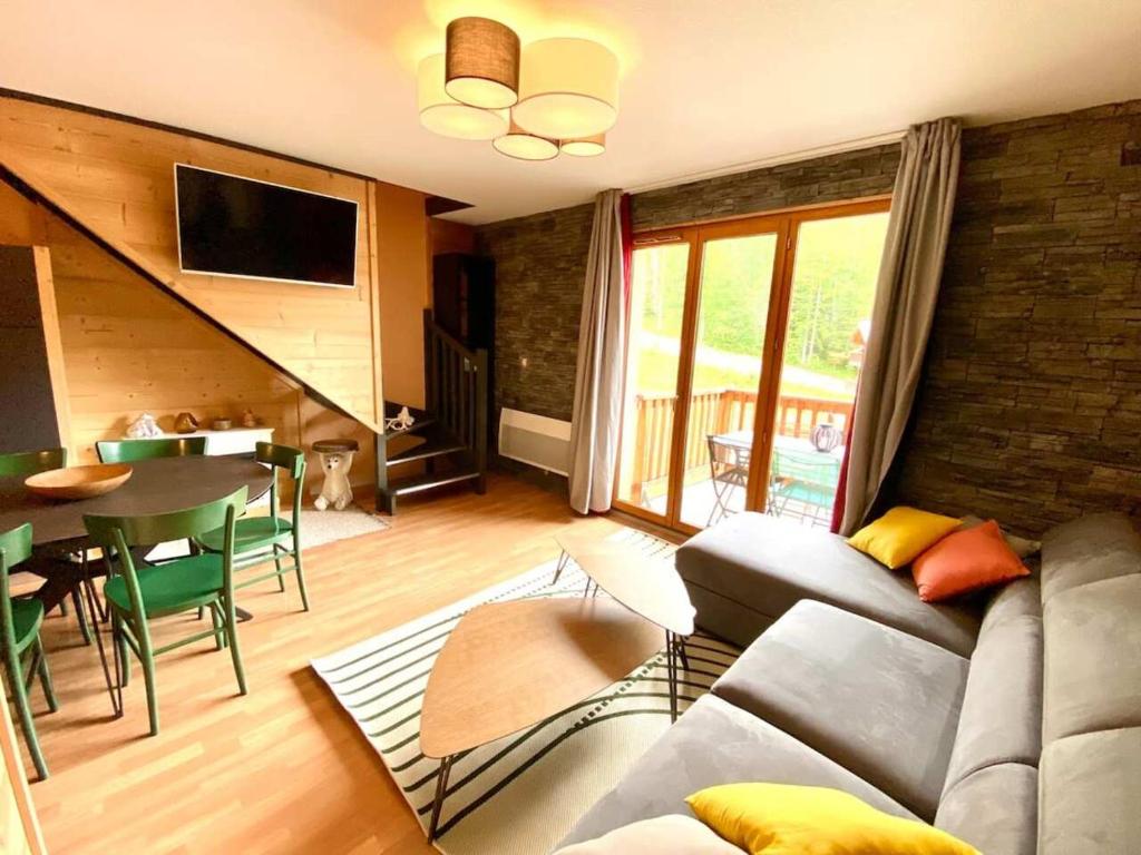 Duplex renove 3 CHAMBRES 8 PERS dernier etage appartement pied des pistes 8
