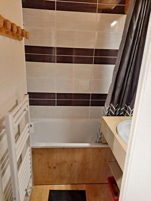 Duplex residence ALDEBARAN RISOUL 3 pieces 8 personnes appartement pied des pistes 7