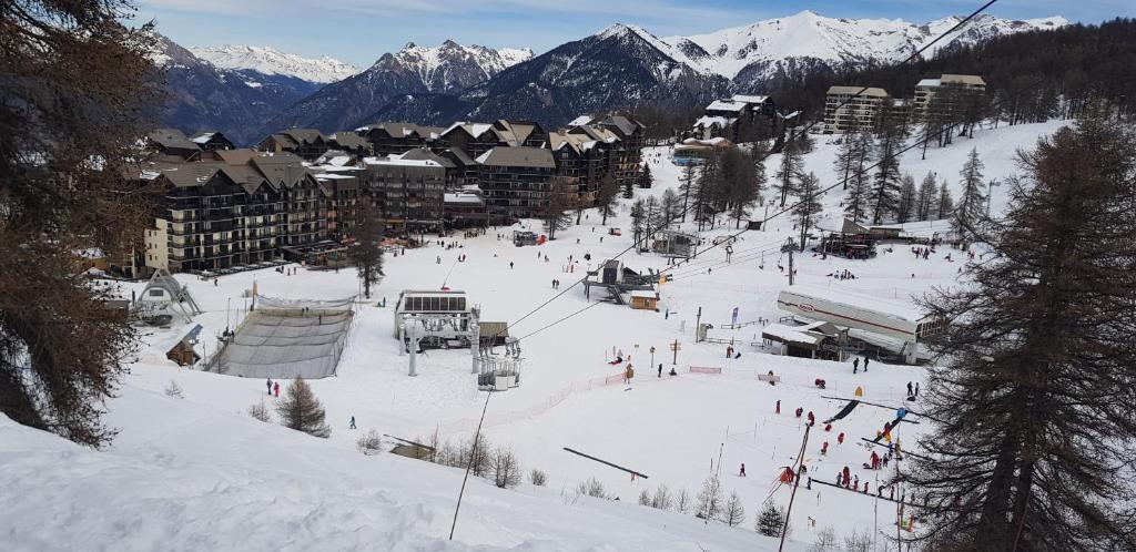 Duplex residence ALDEBARAN RISOUL 3 pieces 8 personnes appartement pied des pistes 8