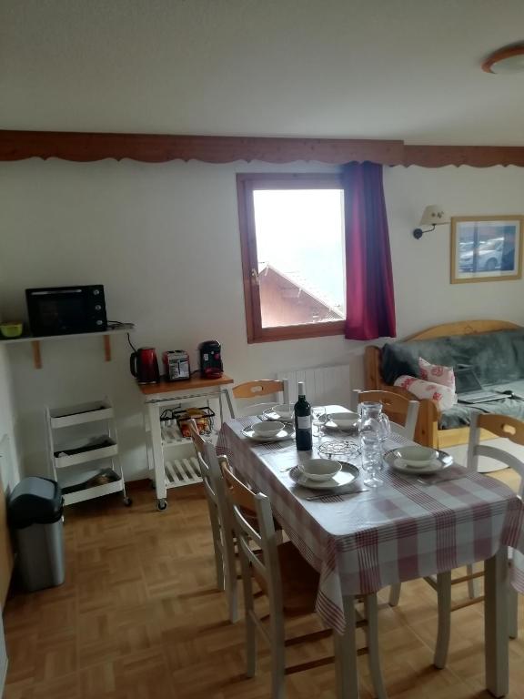 Espace et confort dans station familiale a 1800 m appartement pied des pistes 4