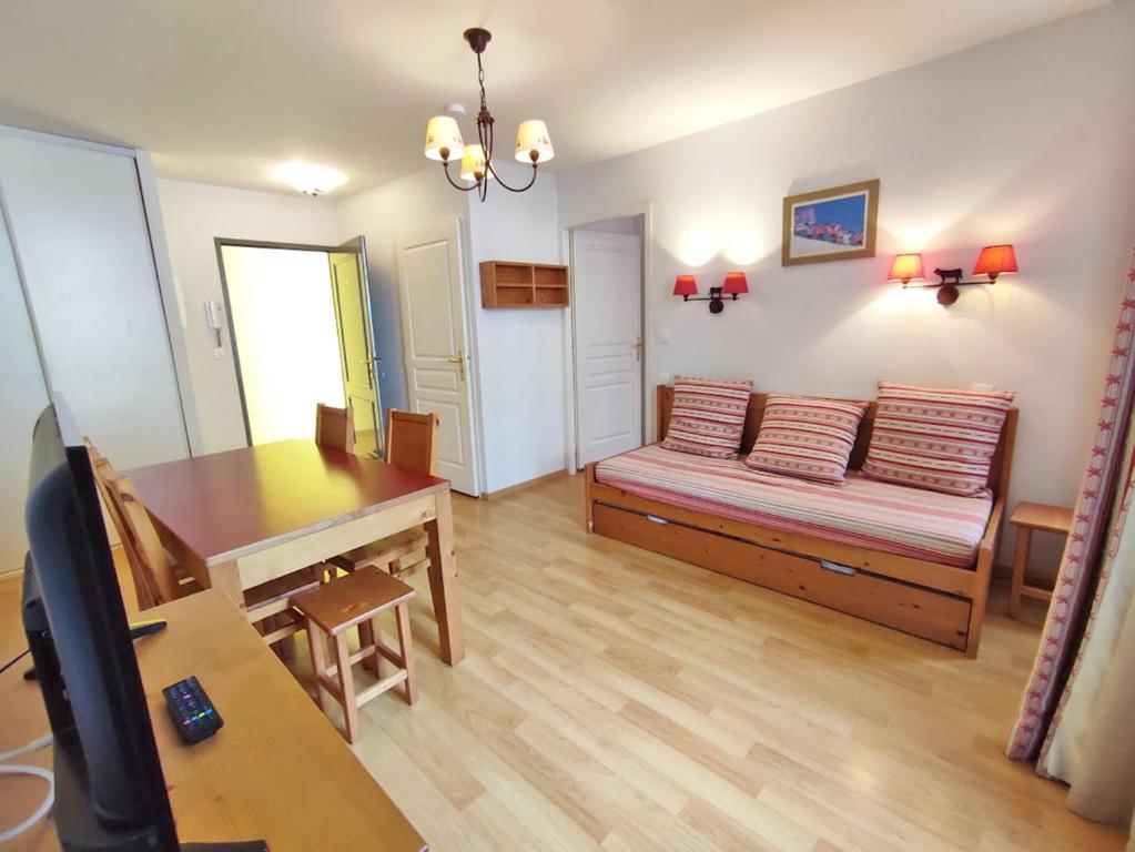 Evasion T3 centre Luchon wifi casier a skis ascenseur 6 personnes appartement pied des pistes 4