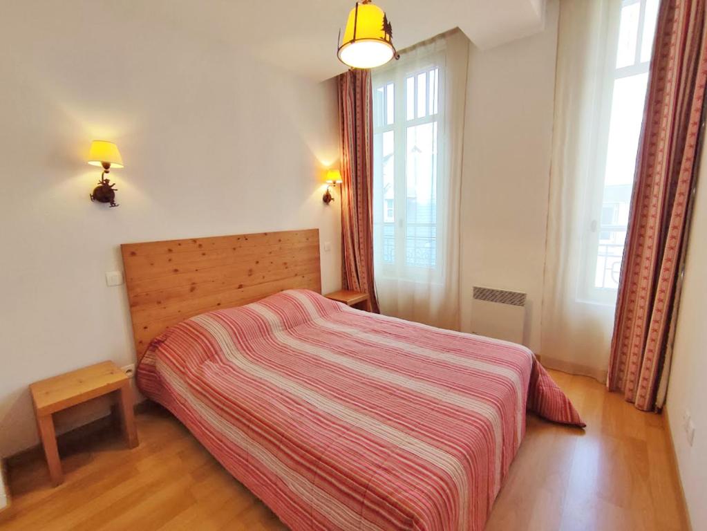 Evasion T3 centre Luchon wifi casier a skis ascenseur 6 personnes appartement pied des pistes 5
