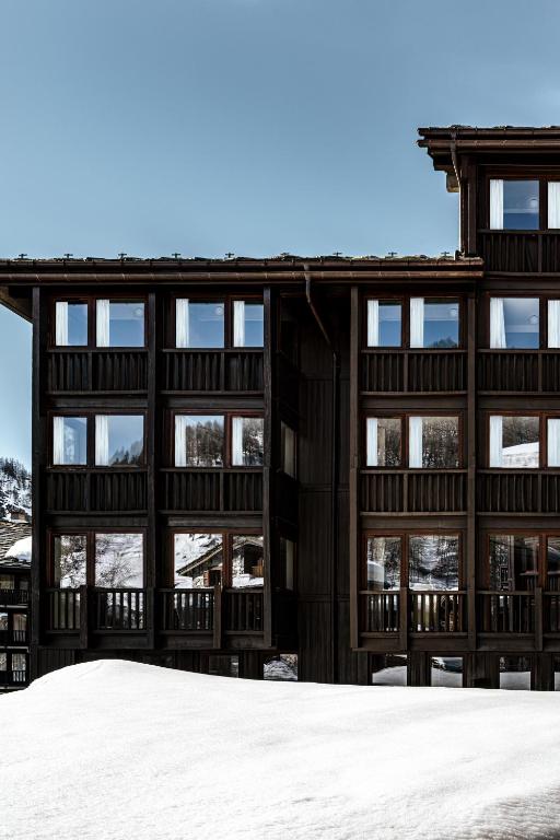 Experimental Chalet Val dIsere hotel pied des pistes 7