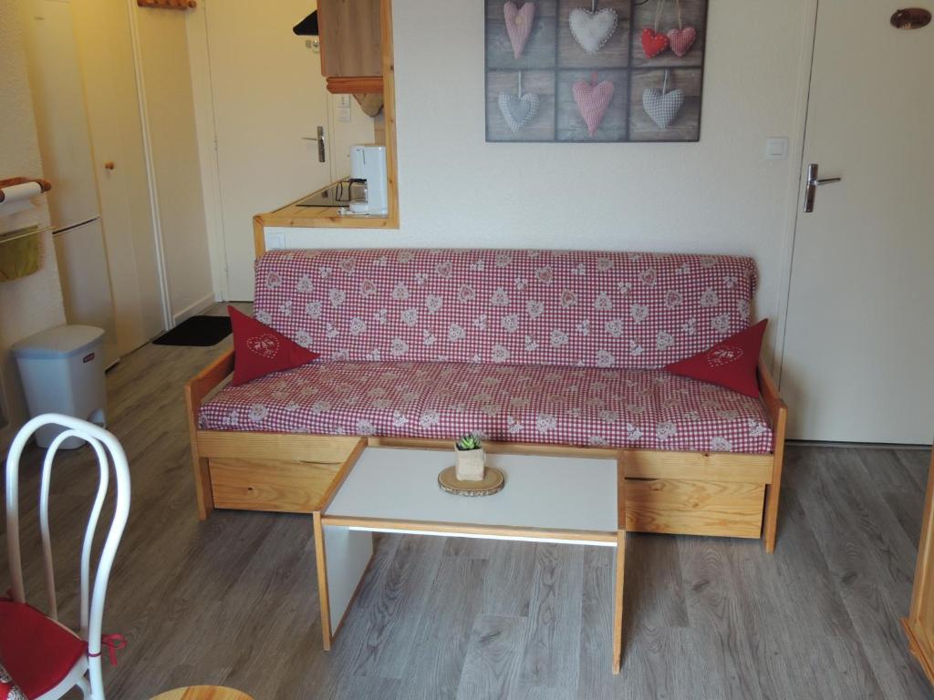 F2 Le Corbier aux pieds des pistes commerces et esf appartement pied des pistes 4