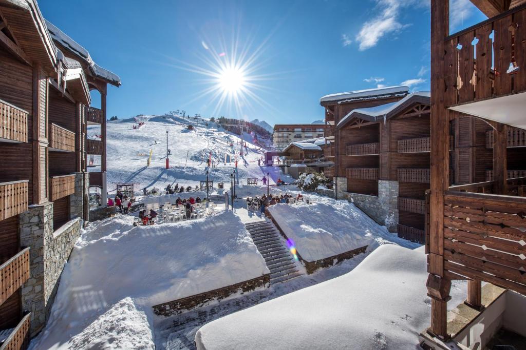 Fahrenheit Seven Courchevel hotel pied des pistes