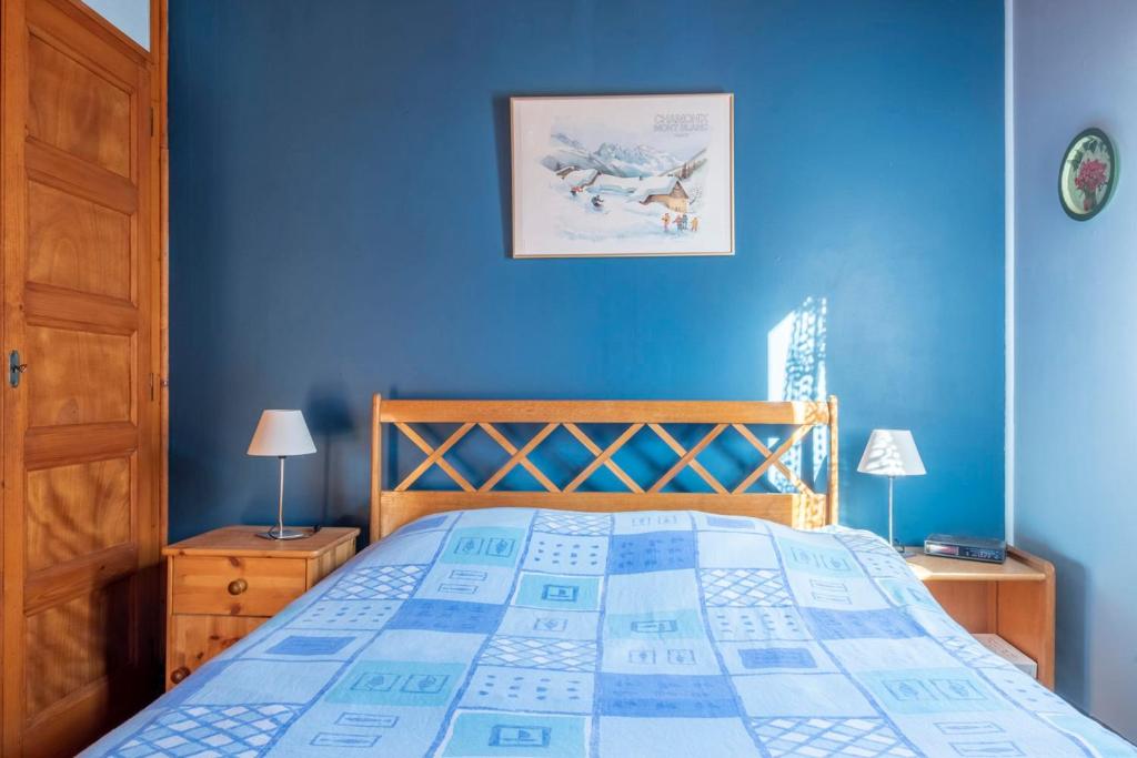 Family Cottage With Balcony In Chamonix chalet pied des pistes 16