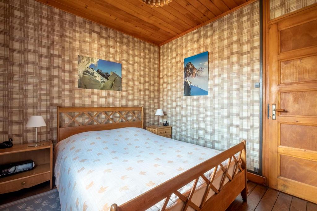 Family Cottage With Balcony In Chamonix chalet pied des pistes 18