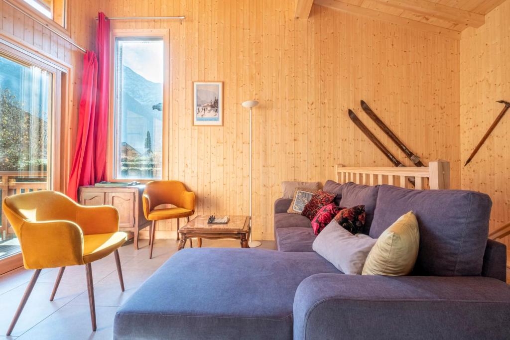 Family Cottage With Balcony In Chamonix chalet pied des pistes 4
