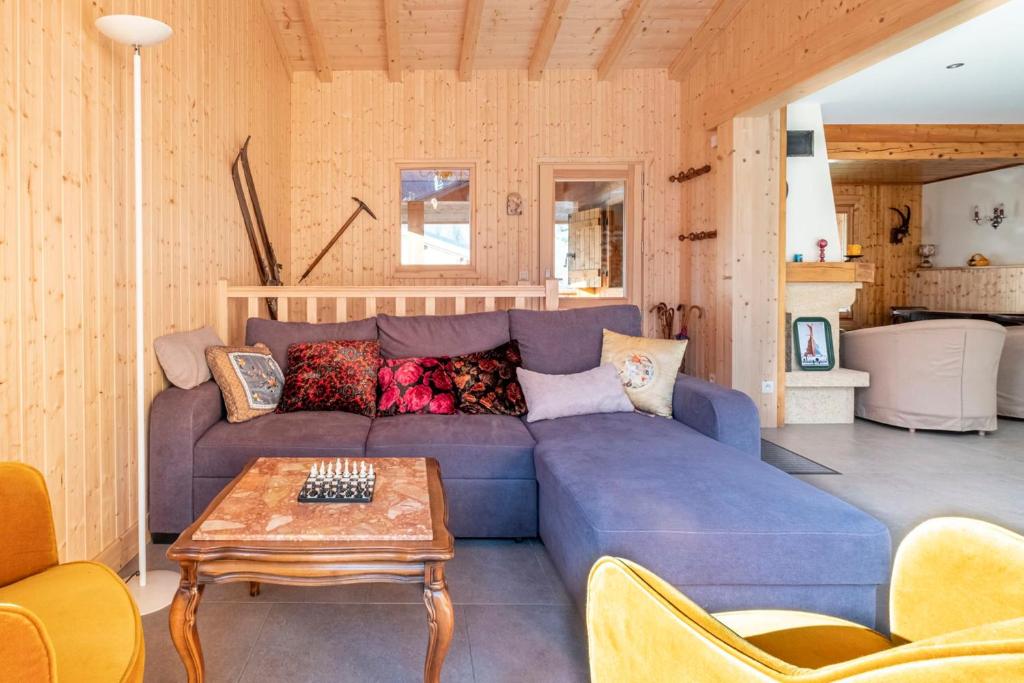 Family Cottage With Balcony In Chamonix chalet pied des pistes 5