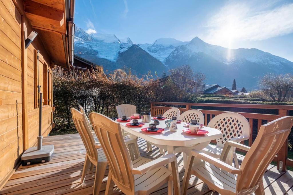 Family Cottage With Balcony In Chamonix chalet pied des pistes