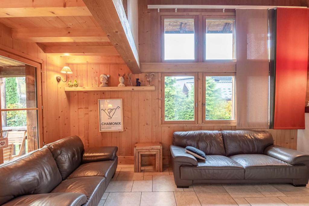 Family chalet with terrace and garden in Chamonix chalet pied des pistes 2