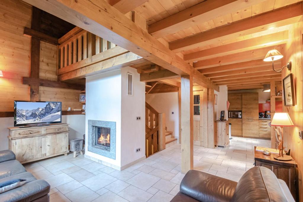 Family chalet with terrace and garden in Chamonix chalet pied des pistes 3