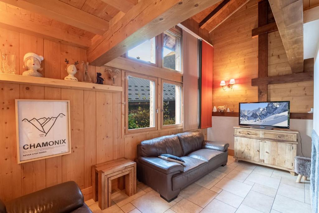 Family chalet with terrace and garden in Chamonix chalet pied des pistes 4