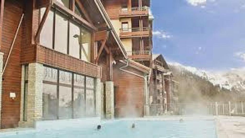 Flaine prime ski in ski out Apartment hotel pied des pistes 7