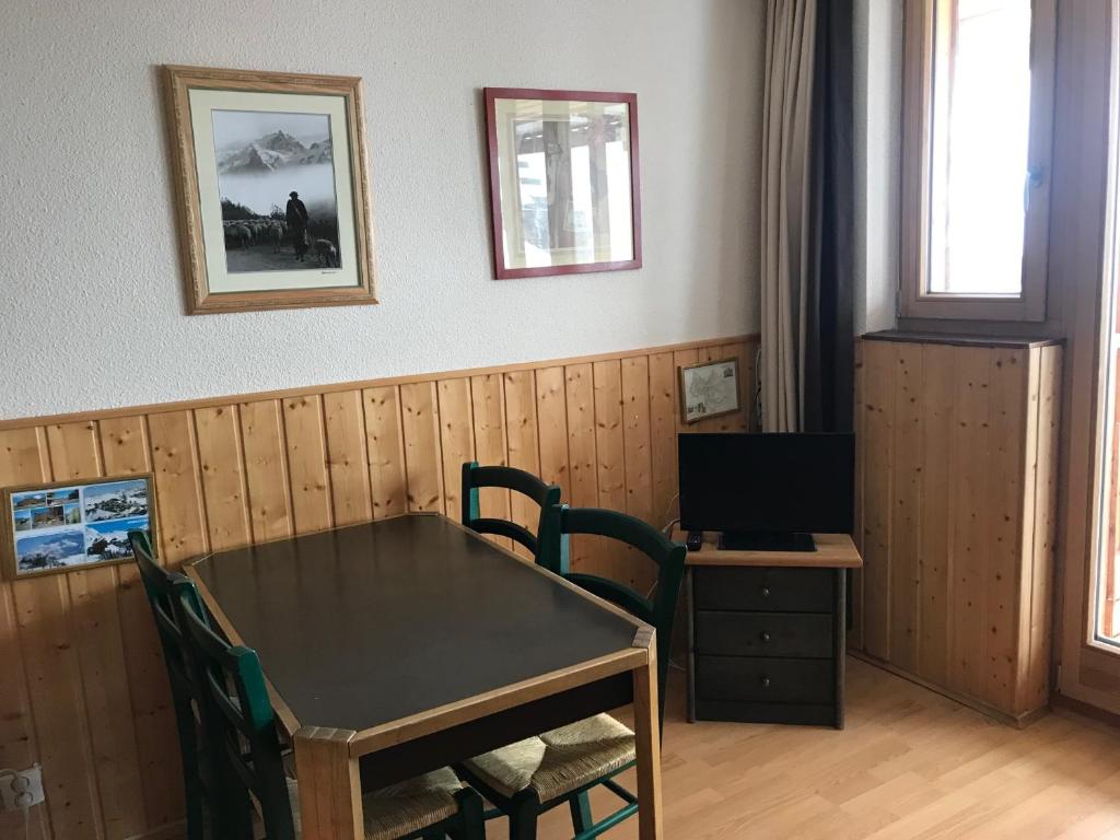 Fontaines Blanches 320 appartement pied des pistes 1