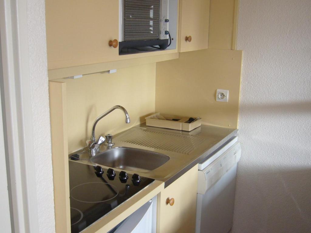 Fontaines Blanches 320 appartement pied des pistes 2