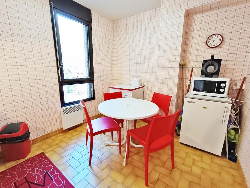 Frolise T2 centre wifi parking couvert gratuit 4 personnes appartement pied des pistes 10