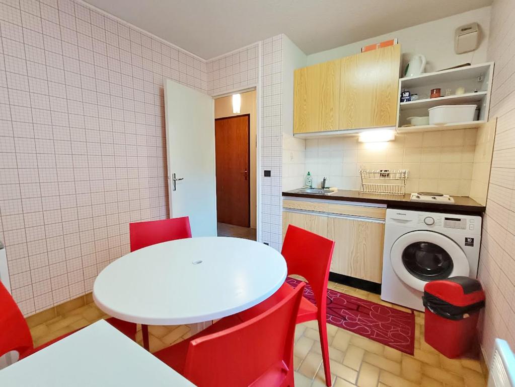 Frolise T2 centre wifi parking couvert gratuit 4 personnes appartement pied des pistes 3