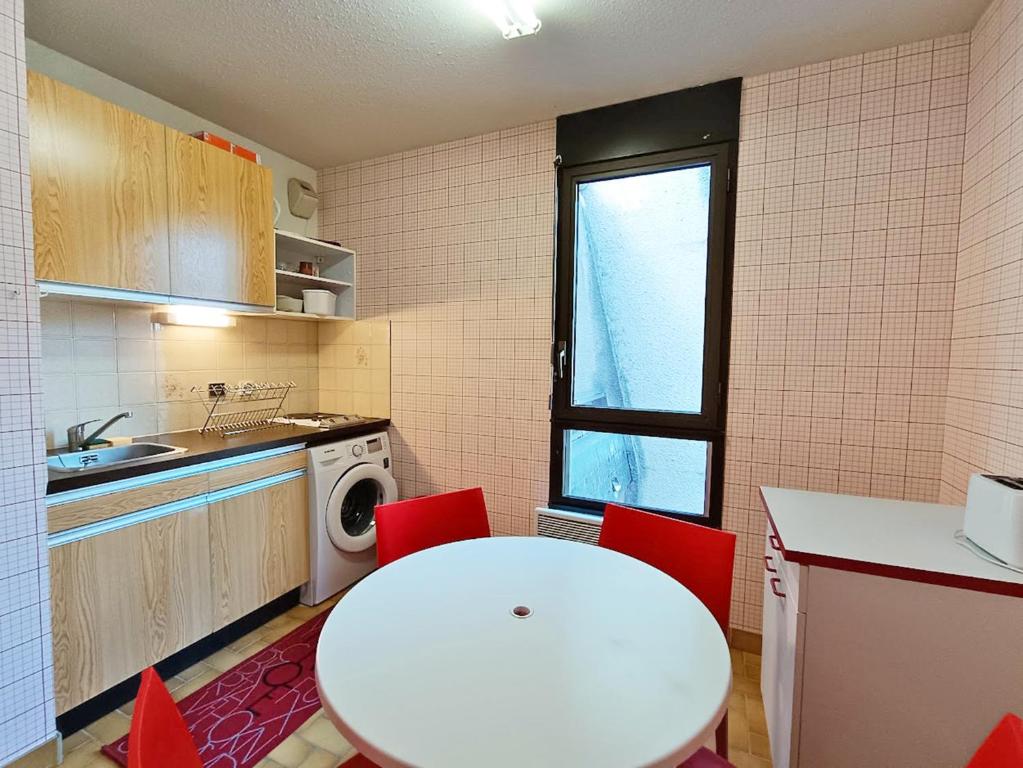 Frolise T2 centre wifi parking couvert gratuit 4 personnes appartement pied des pistes 7