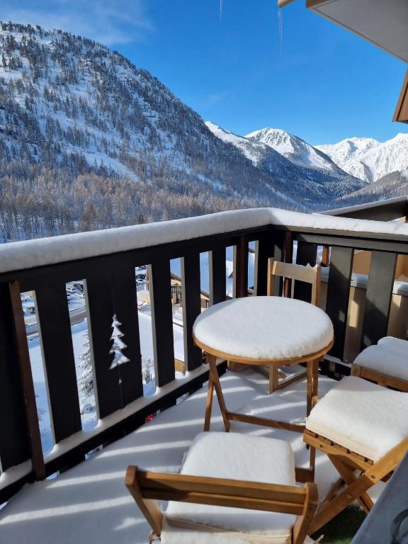 Front de Neige Isola 2000 appartement pied des pistes