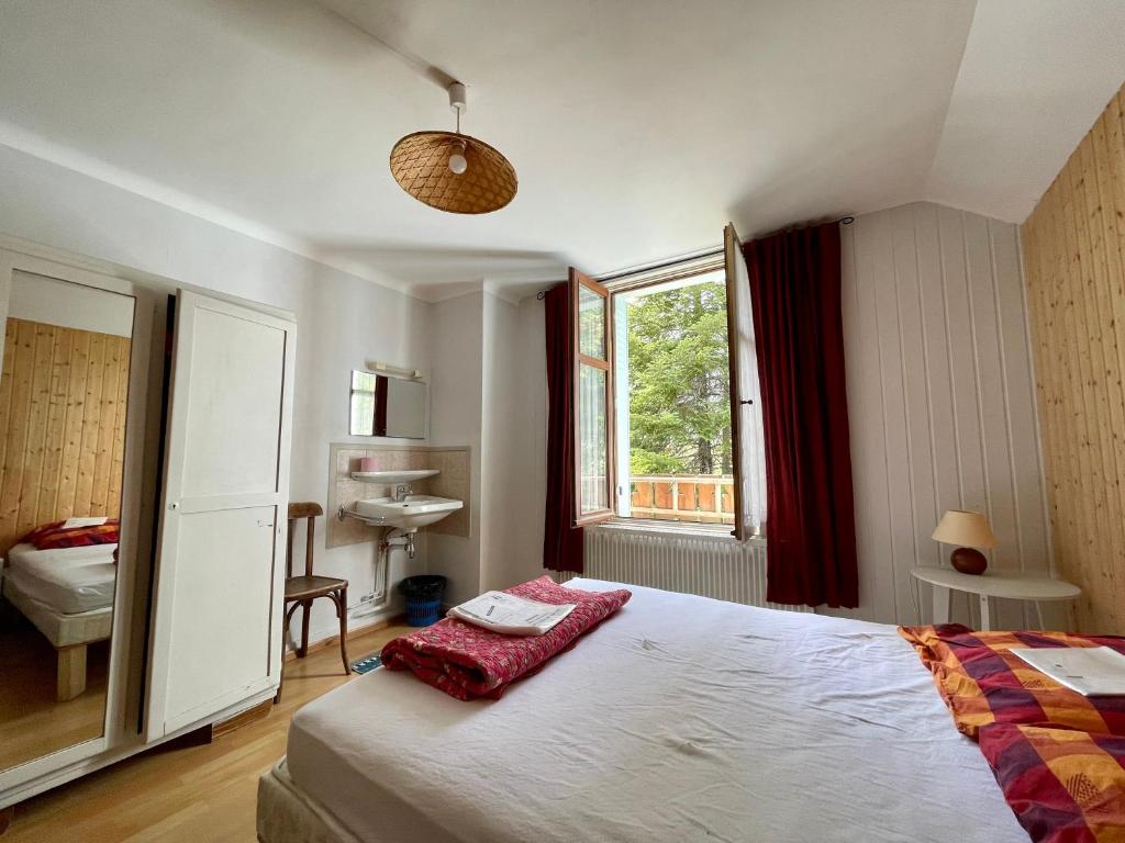 Gite montagne 1 a 25 places Chalet Coste Belle appartement pied des pistes 1