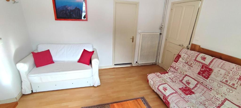 Gite montagne 1 a 25 places Chalet Coste Belle appartement pied des pistes 16