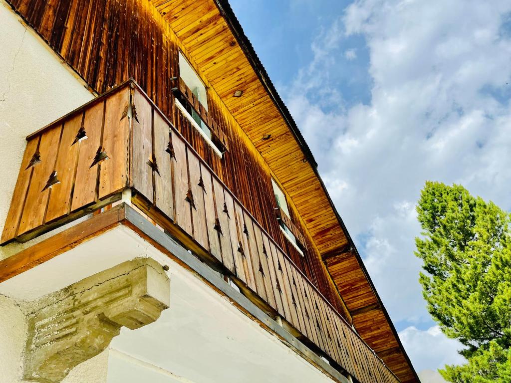 Gite montagne 1 a 25 places Chalet Coste Belle appartement pied des pistes 19