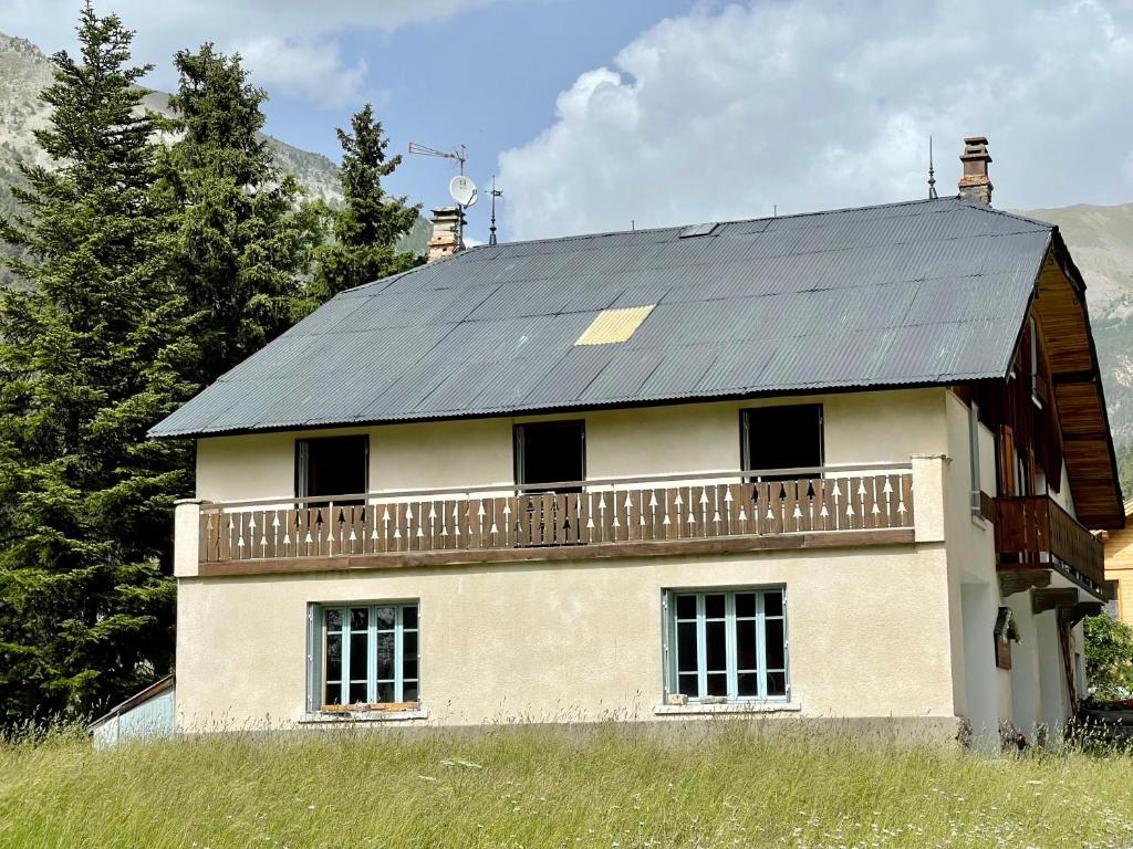 Gite montagne 1 a 25 places Chalet Coste Belle appartement pied des pistes 8