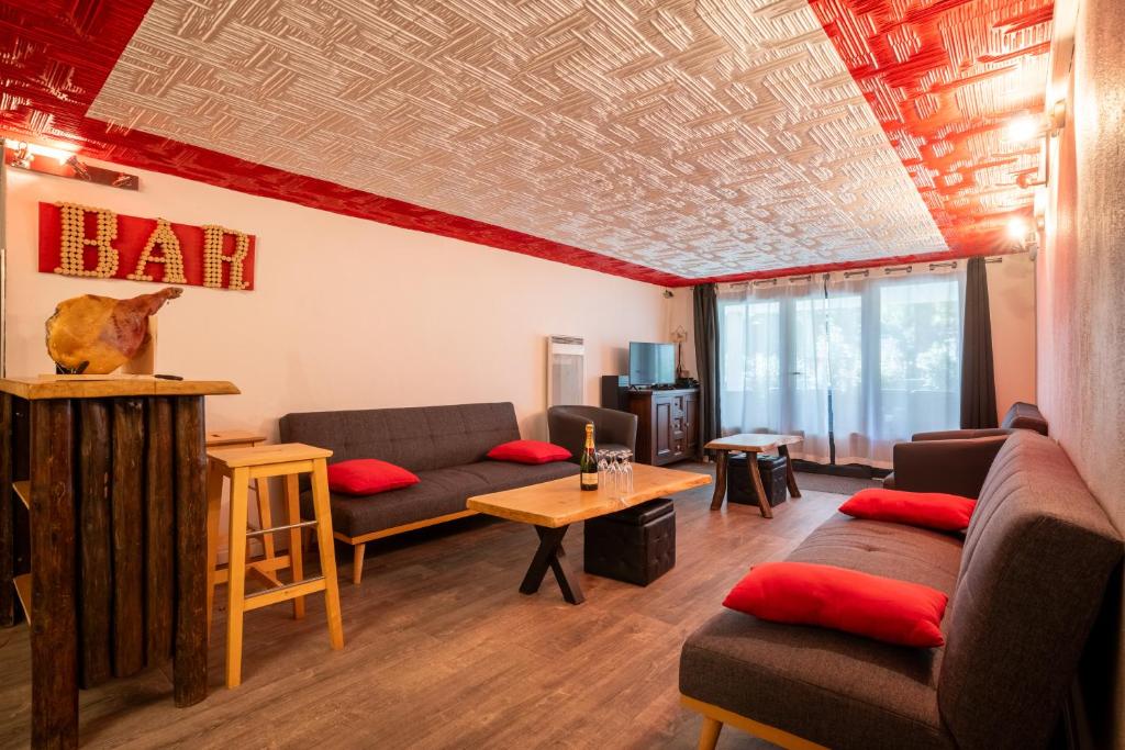 Grand Chalet St Lary centre 13 a 15 pers chalet pied des pistes 13