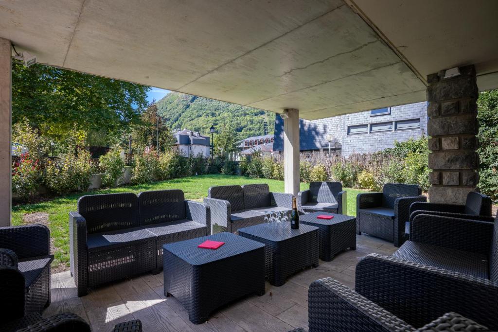 Grand Chalet St Lary centre 13 a 15 pers chalet pied des pistes 18