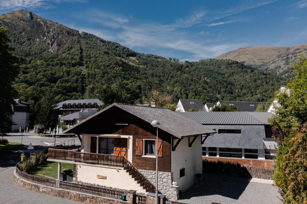 Grand Chalet St Lary centre 13 a 15 pers chalet pied des pistes 5